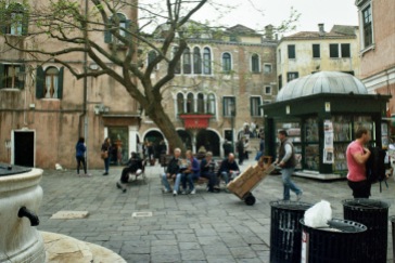 Venezia, tra vecchio e nuovo, piazza Santissimi Apostoli, 5/7-04-2012